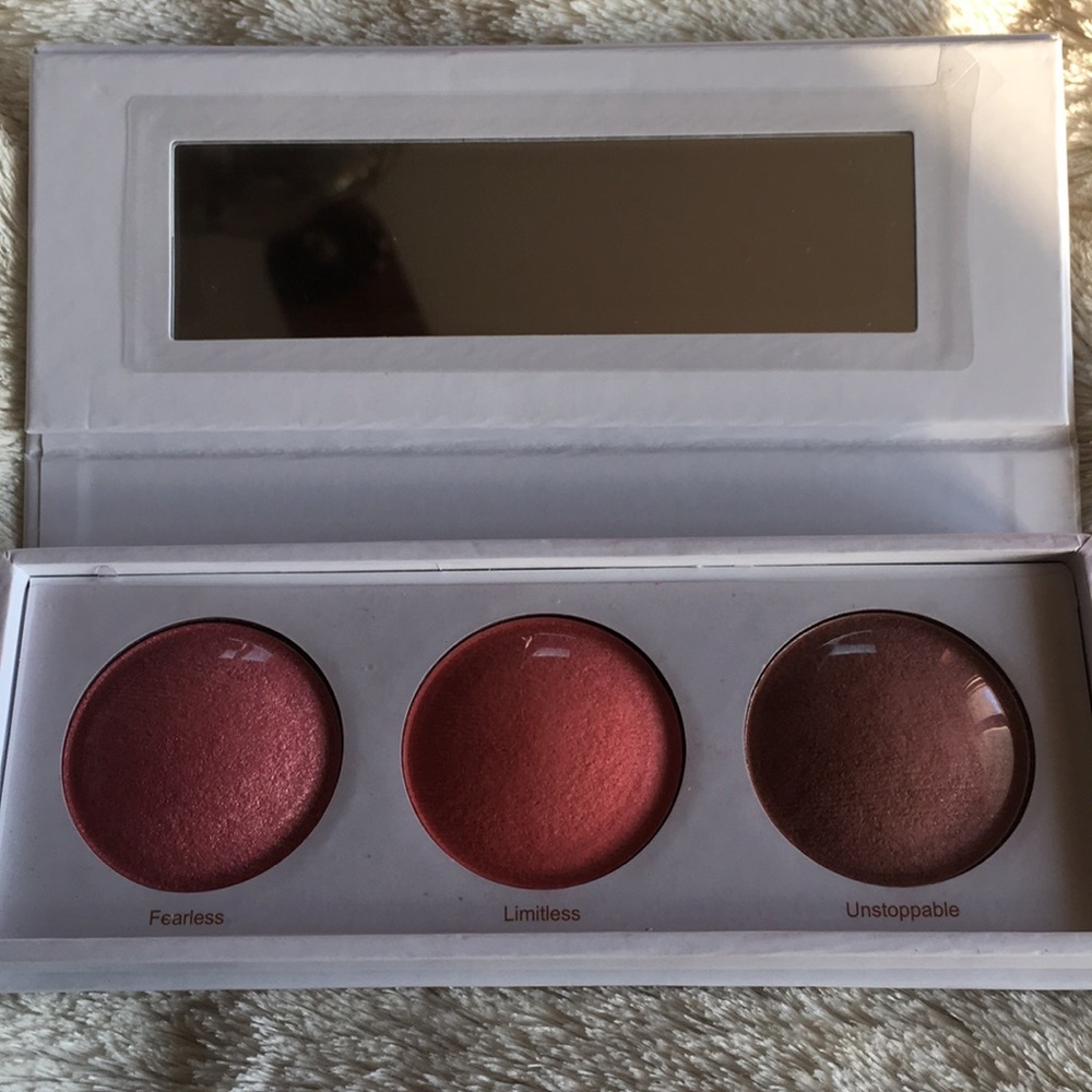 Real Her blush kit palette